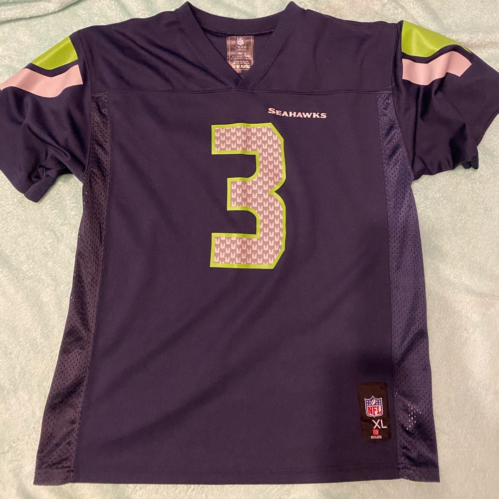 Youth XL Russell Wilson Sea Hawks jersey.